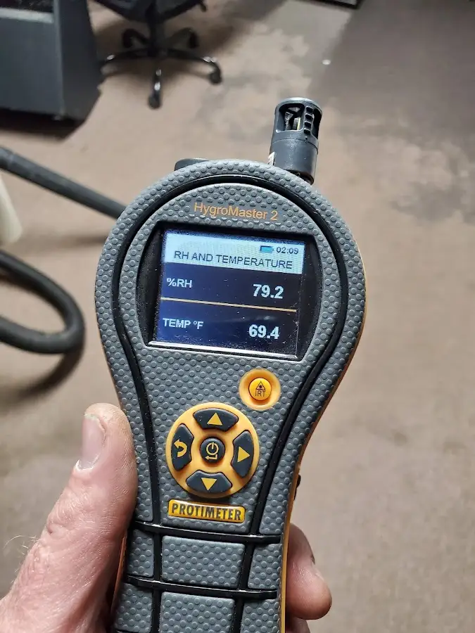 Moisture meter humidity assessment for Mold Remediation & Removal in Elk Grove Village